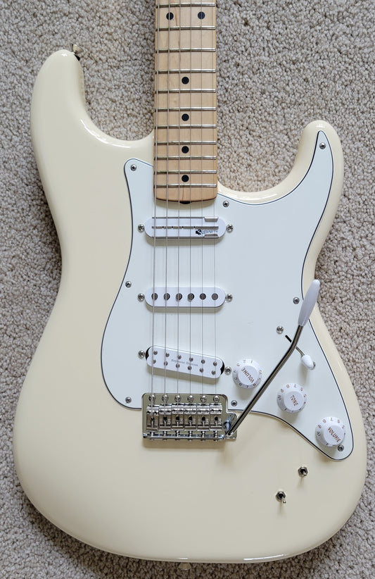 Fender EOB Sustainer Stratocaster Electric Guitar, Olympic White, New Gig Bag