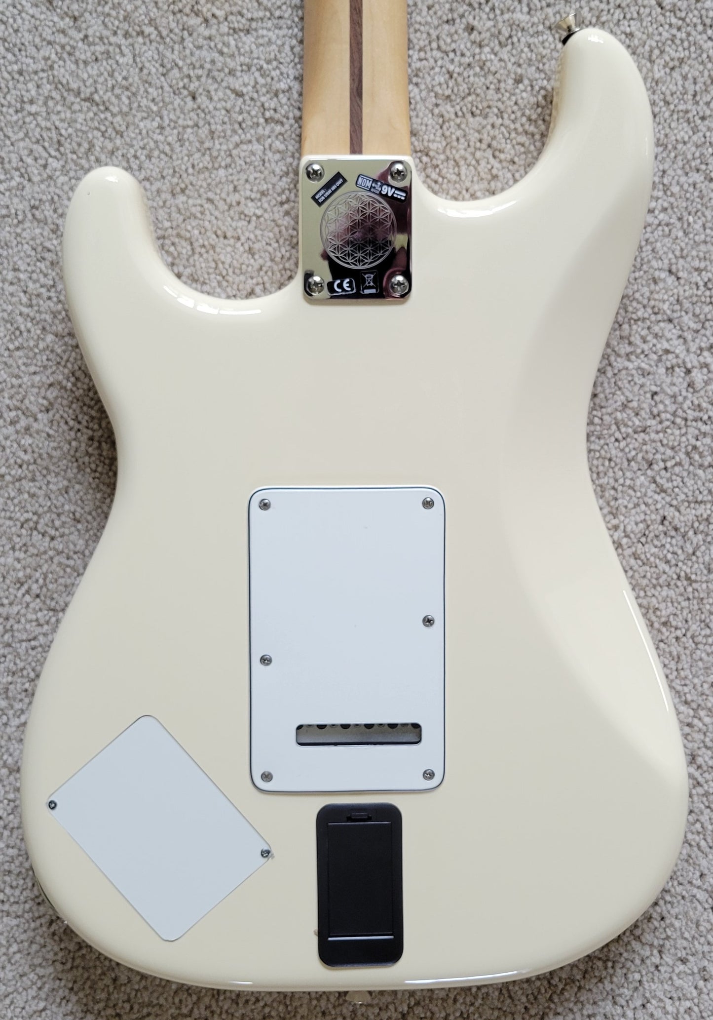 Fender EOB Sustainer Stratocaster Electric Guitar, Olympic White, New Gig Bag