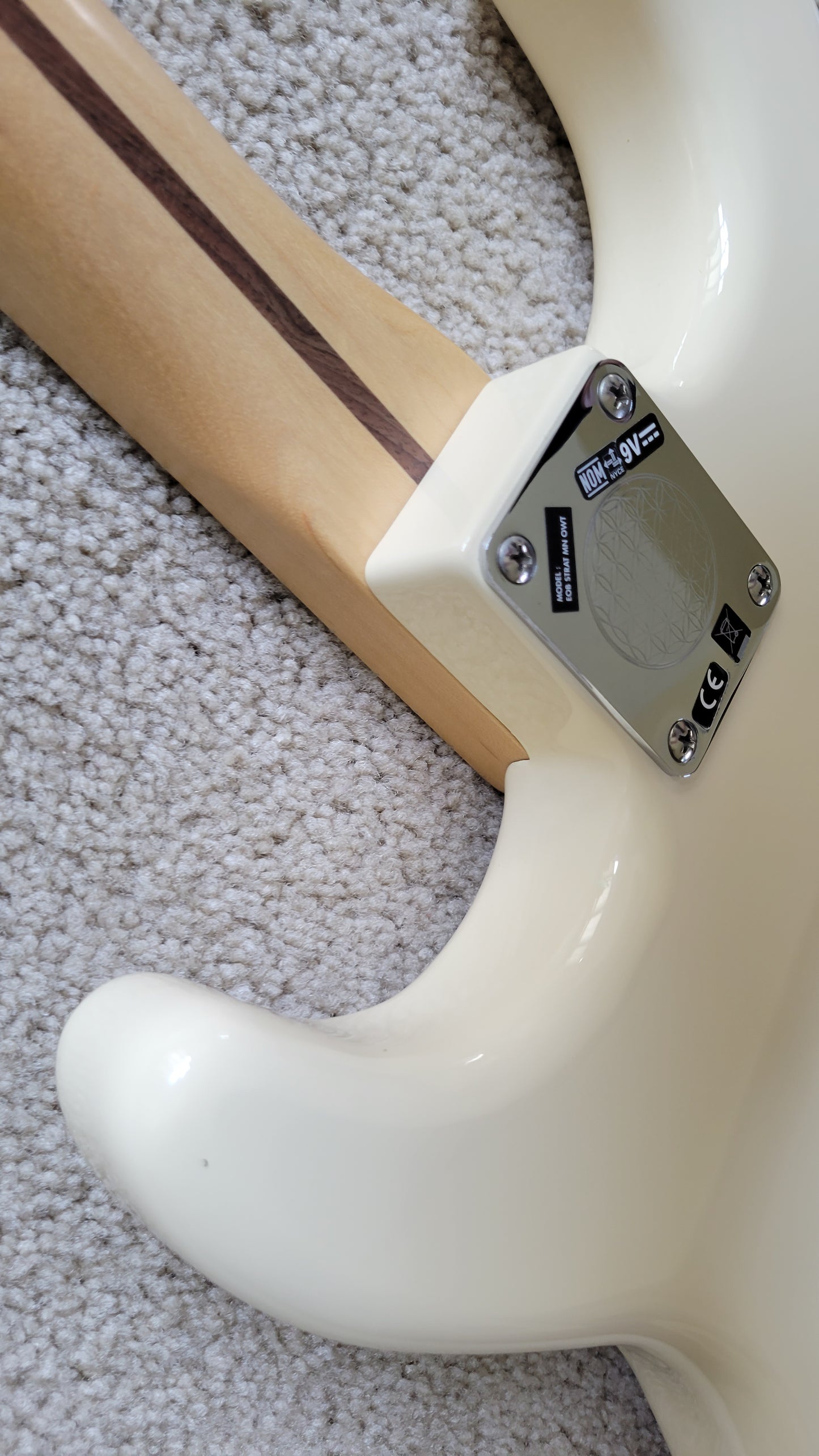 Fender EOB Sustainer Stratocaster Electric Guitar, Olympic White, New Gig Bag