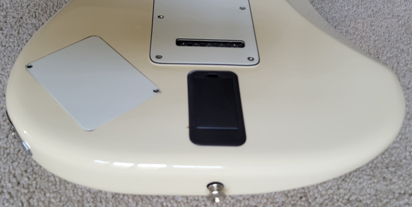 Fender EOB Sustainer Stratocaster Electric Guitar, Olympic White, New Gig Bag