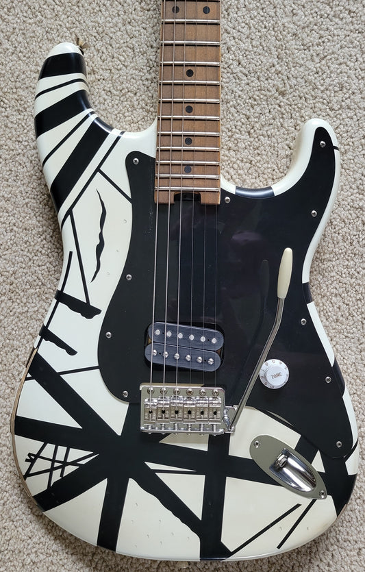 EVH Striped Series '78 Eruption Relic Electric Guitar, EVH Gig Bag