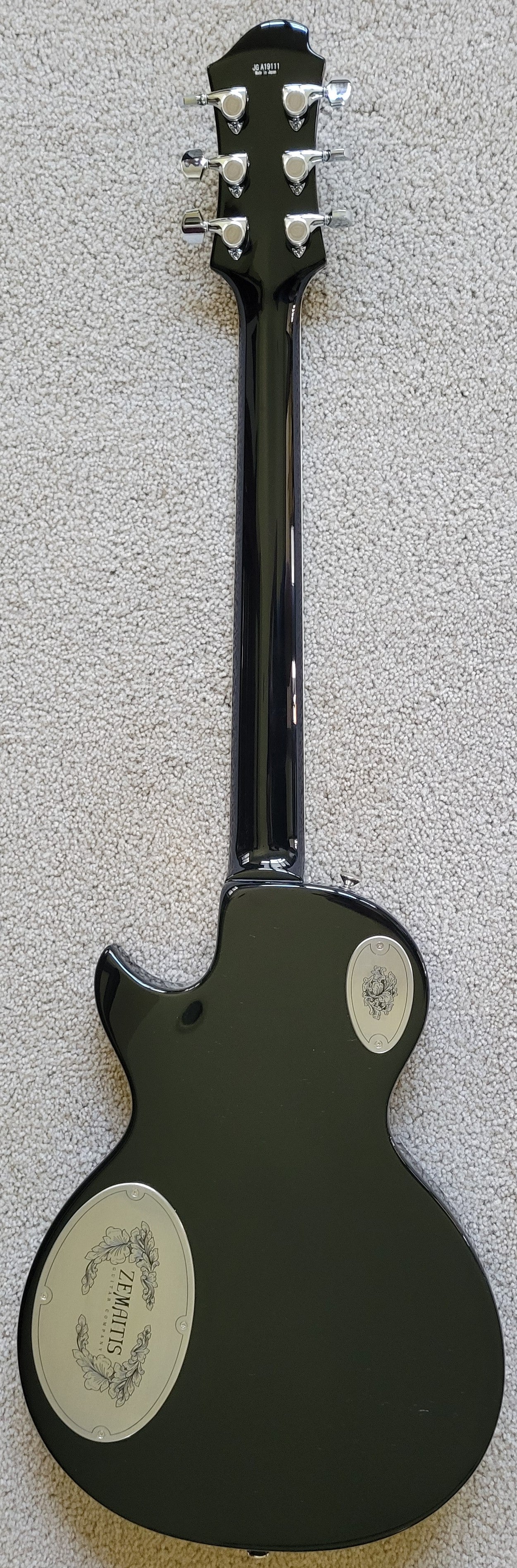 New Zemaitis MFG22 BLK Metal Front Electric Guitar, Black Vintage Lacquer Gloss, Hard Shell Case