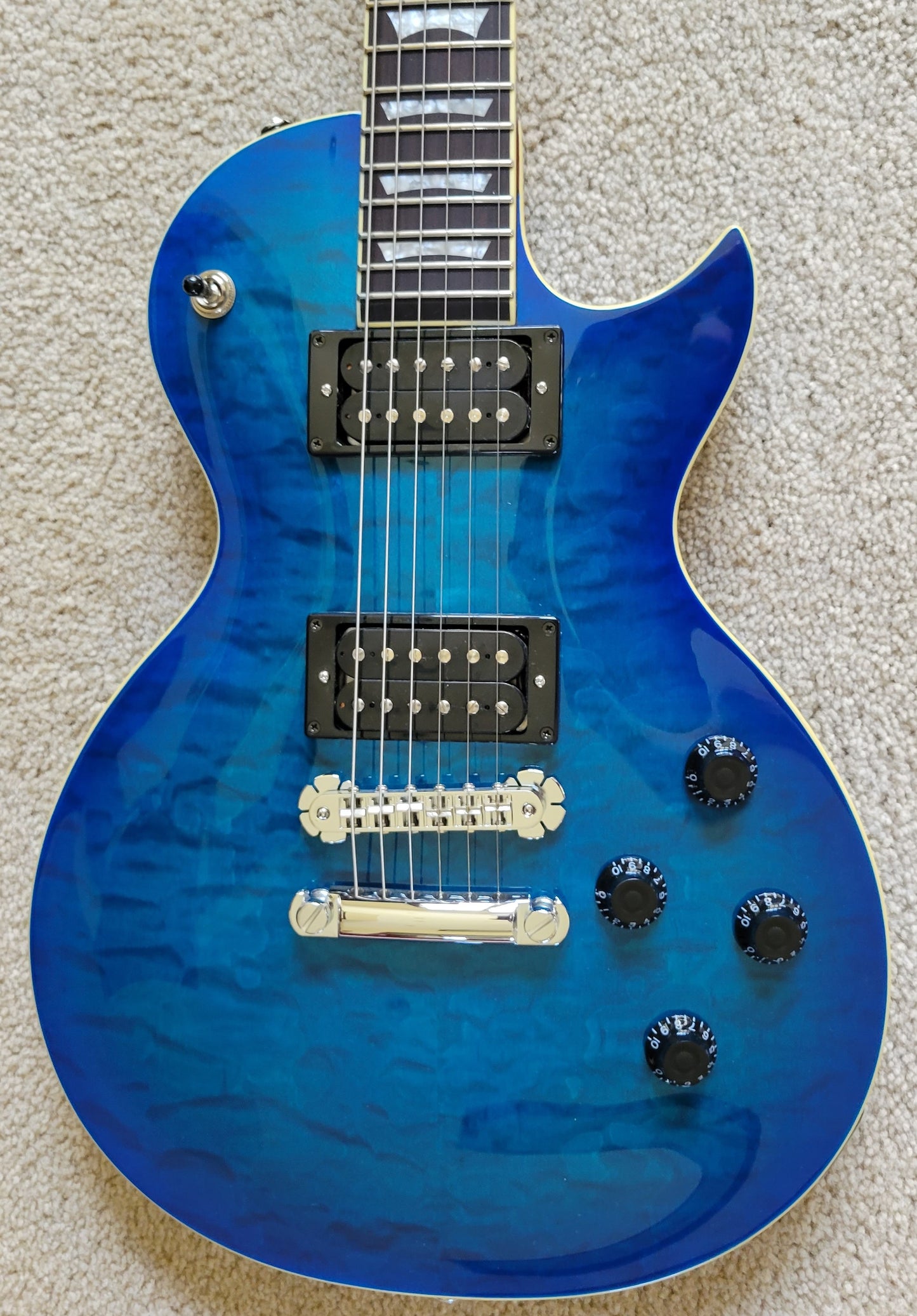 New Zemaitis Z22 Series Z22QQ Quilt Top Electric Guitar, Trans Blue Burst, New Gig Bag