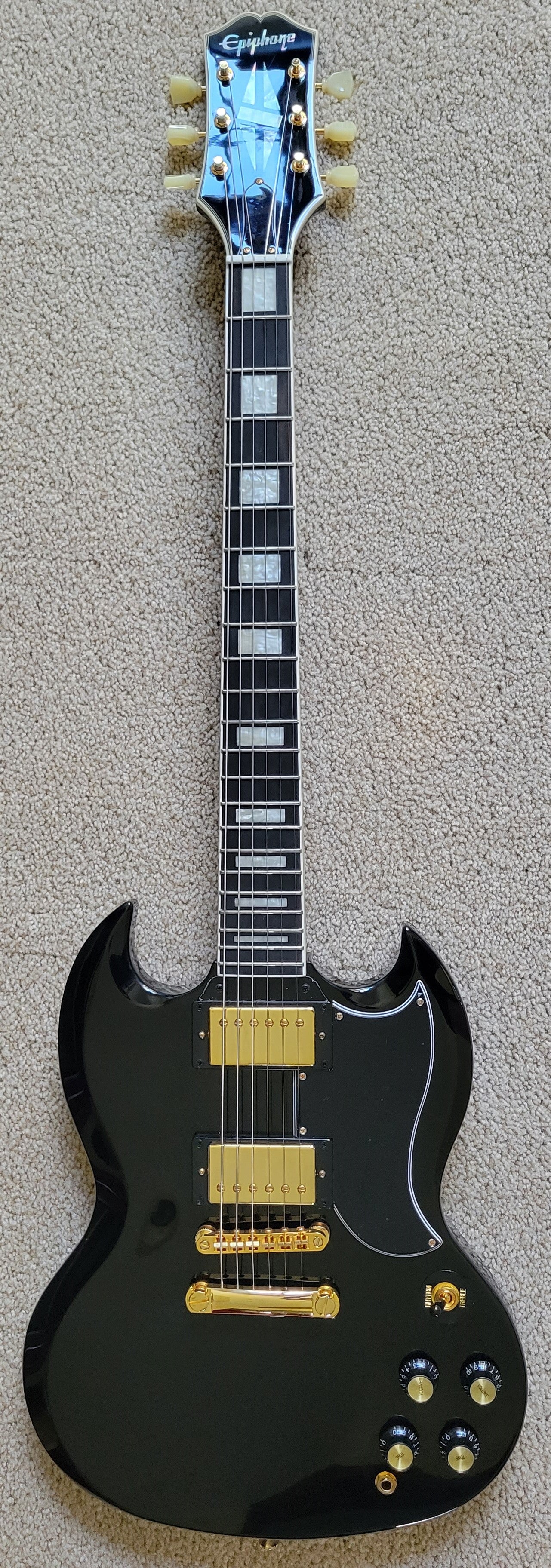 Epiphone SG Custom Electric Guitar, Ebony Gloss Finish, New Gig Bag