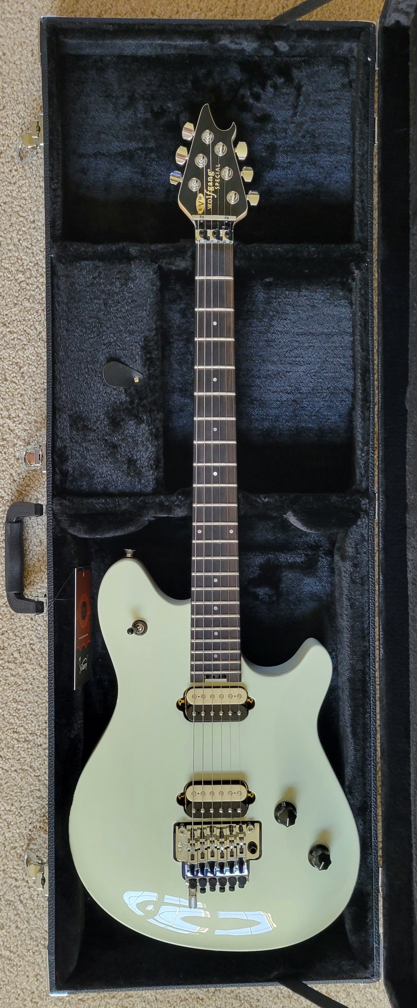 EVH Wolfgang Special, Ebony Fingerboard, Ivory Finish, New Hard Shell Case