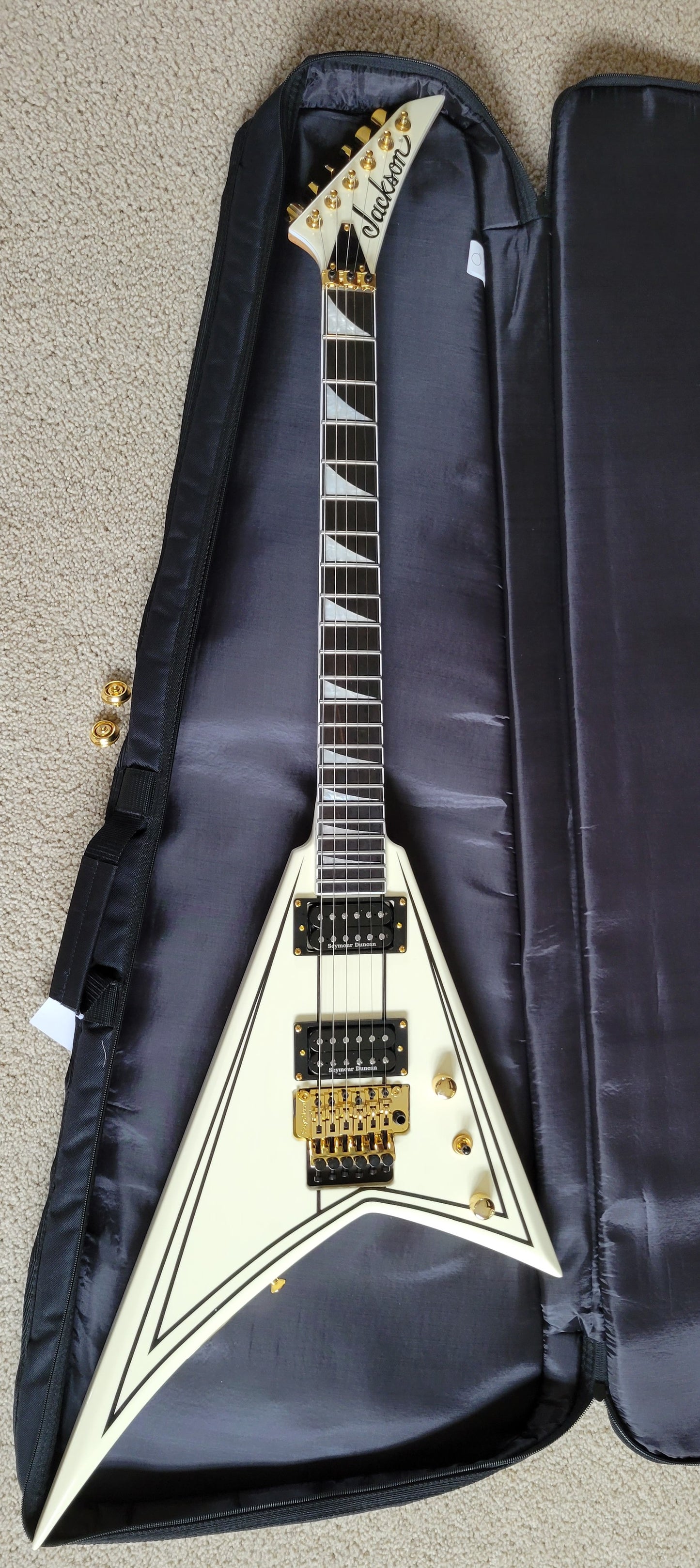 Jackson Pro Series Rhoads RR3 Electric Guitar, Ivory with Black Pinstripes, New Gig Bag