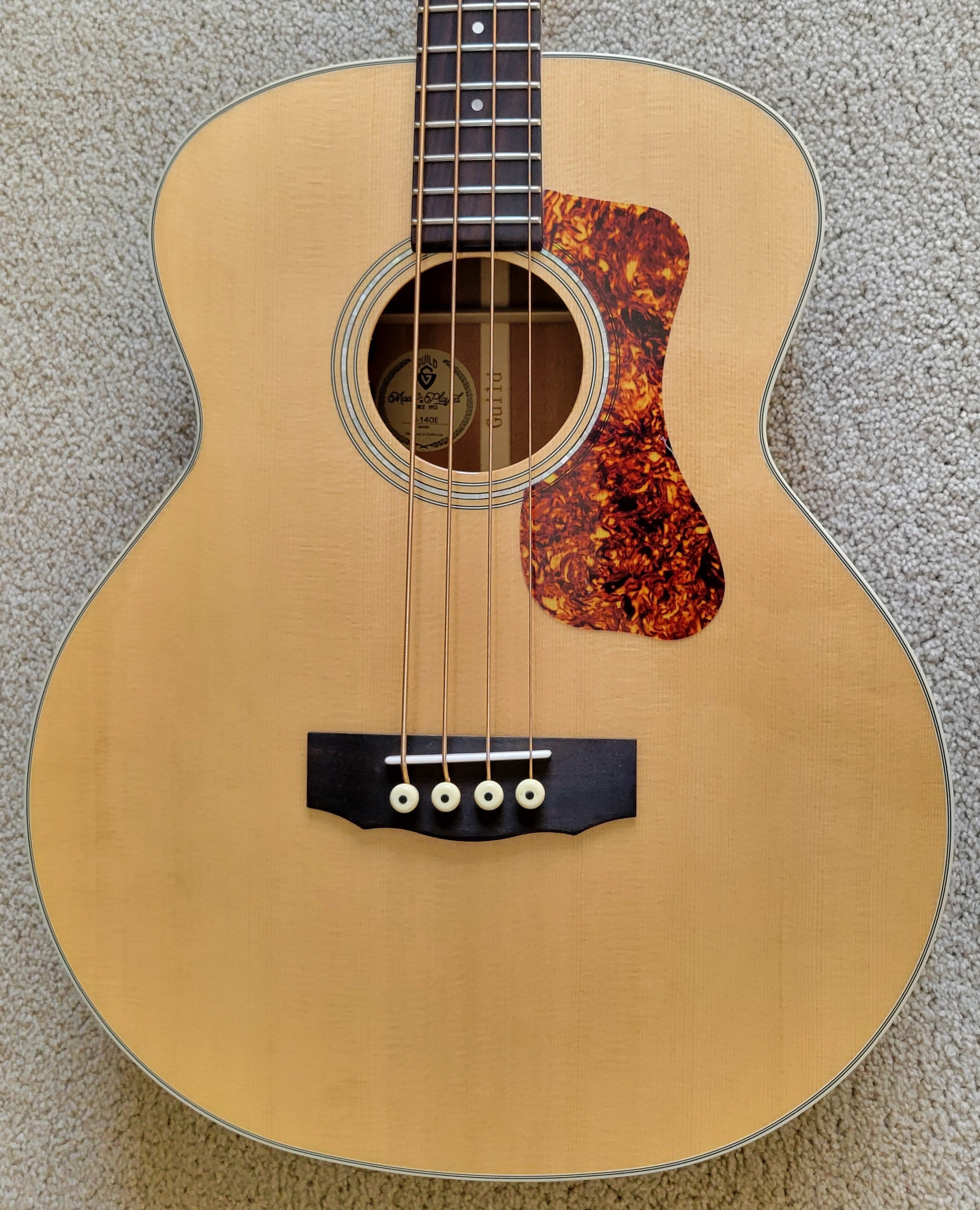 Guild B-140E Acoustic Electric Bass Guitar, Natural Finish, Guild Gig ...