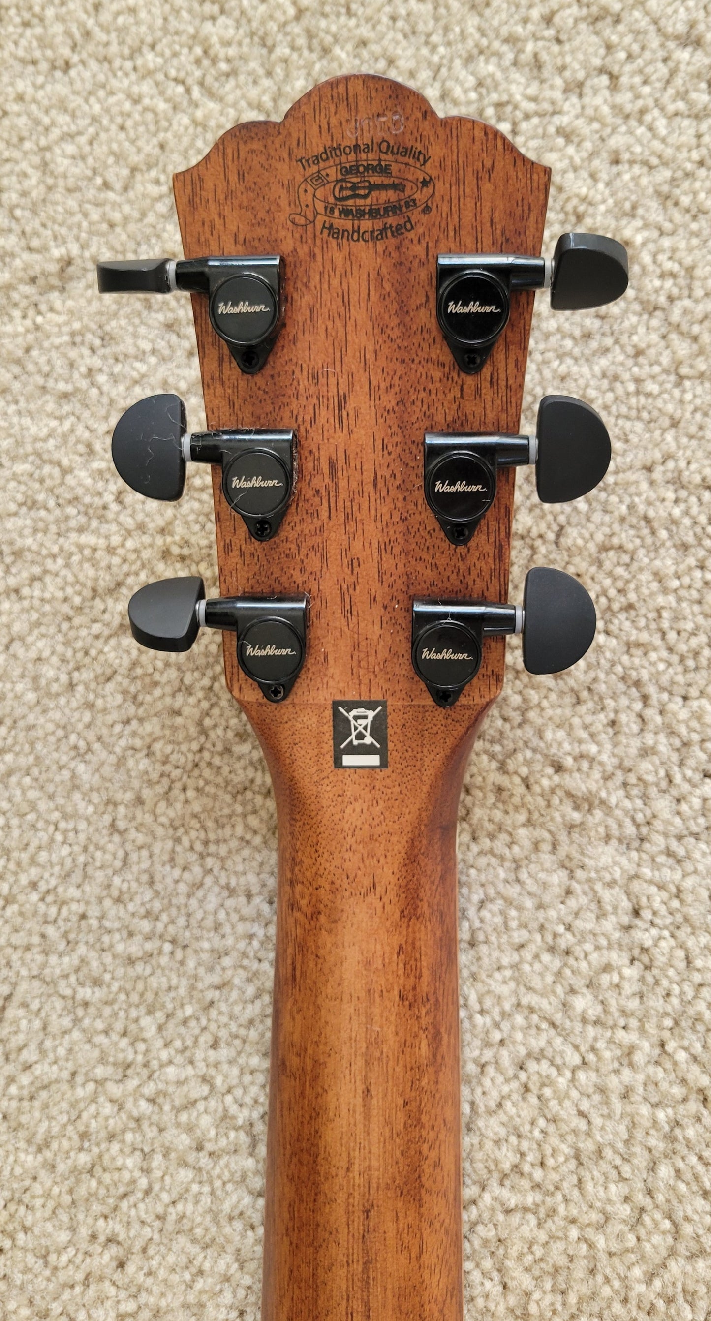 Washburn Comfort G55CE Koa Acoustic Electric Guitar, Natural Finish, Hard Shell Case