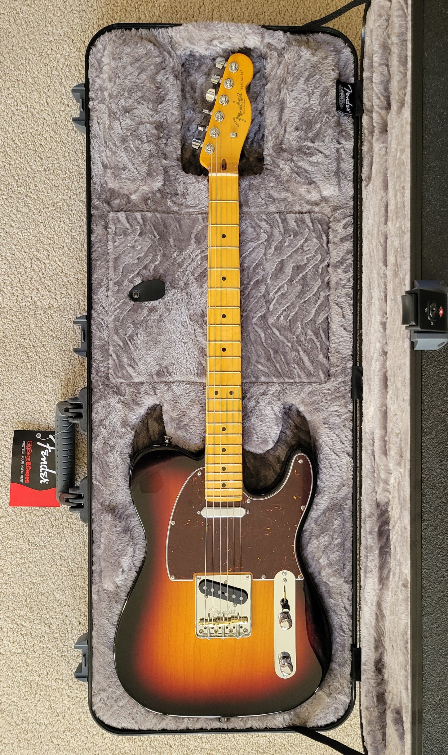 Fender American Professional II Telecaster Electric Guitar, 3-Color Sunburst, Deluxe Molded Case