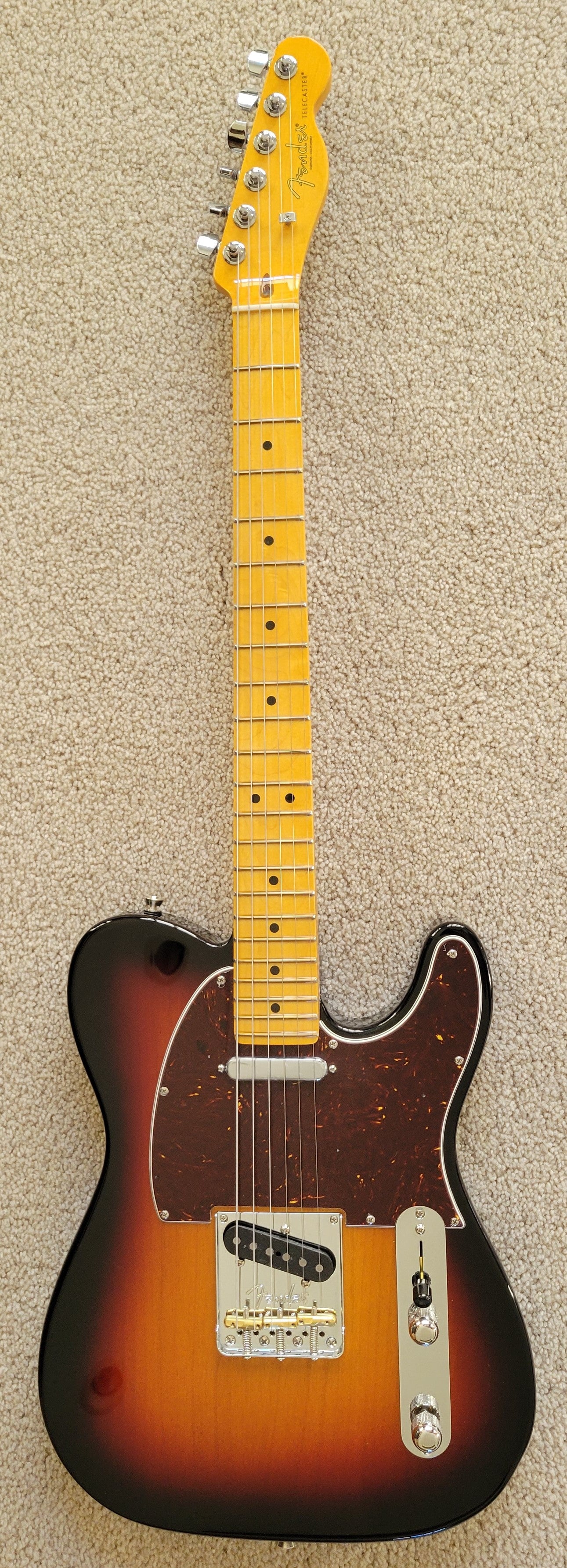 Fender American Professional II Telecaster Electric Guitar, 3-Color Sunburst, Deluxe Molded Case