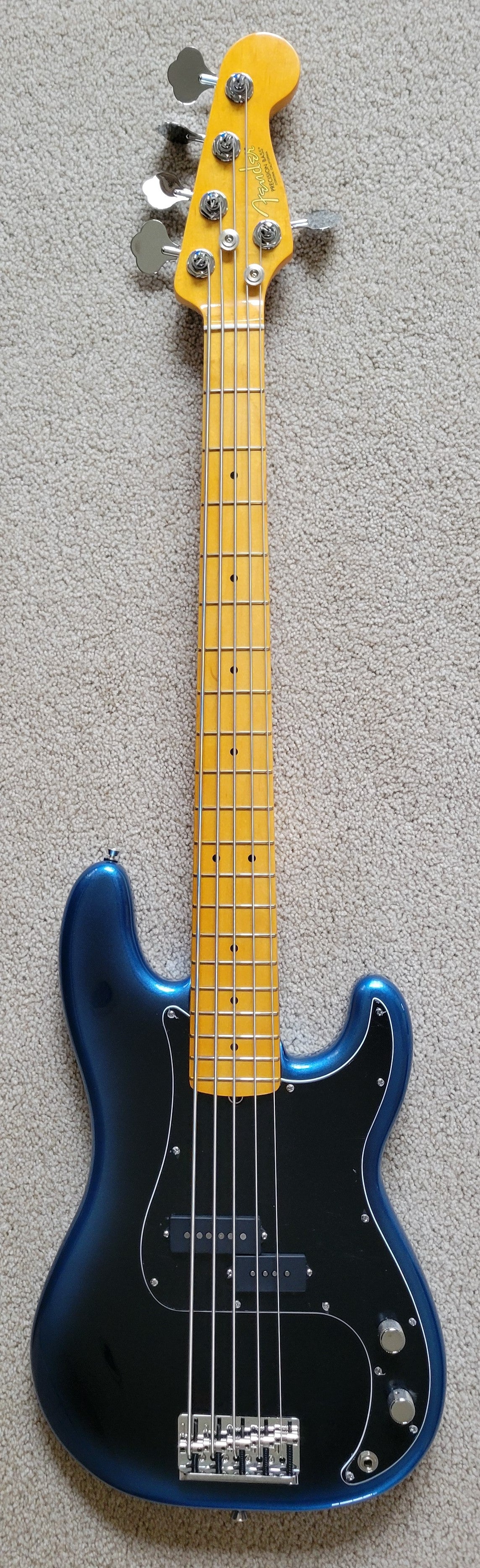 Fender American Professional II Precision Bass V, Dark Night, Deluxe Molded Case