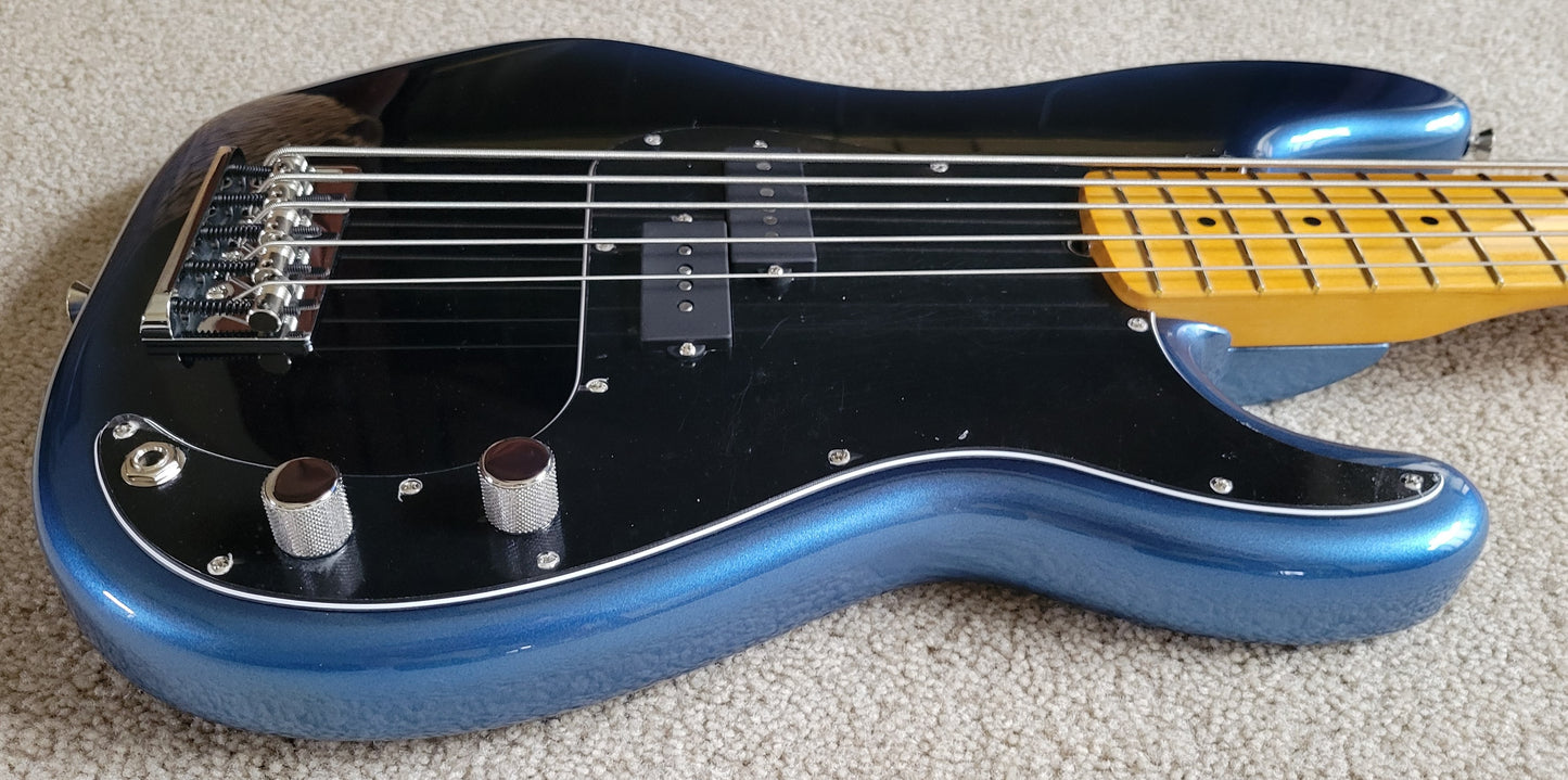 Fender American Professional II Precision Bass V, Dark Night, Deluxe Molded Case