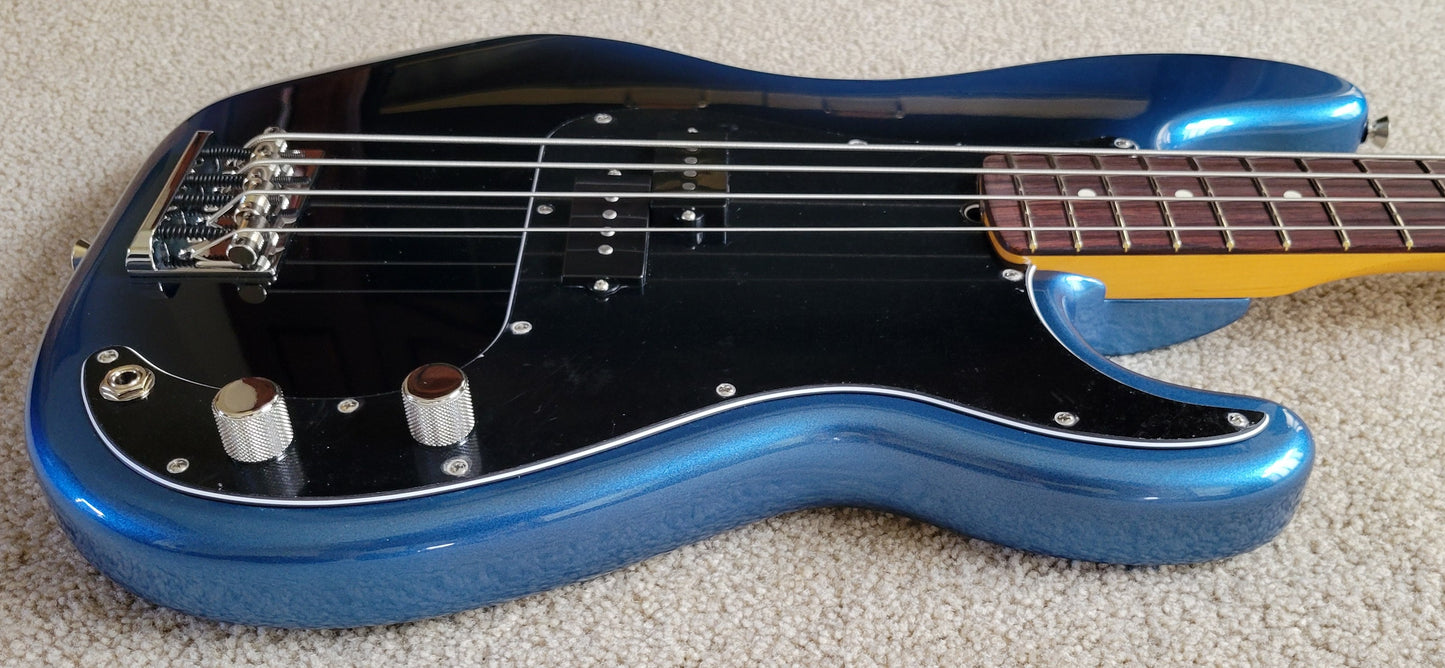 Fender American Professional II Precision Bass Guitar, Dark Night, Deluxe Molded Hardshell Case