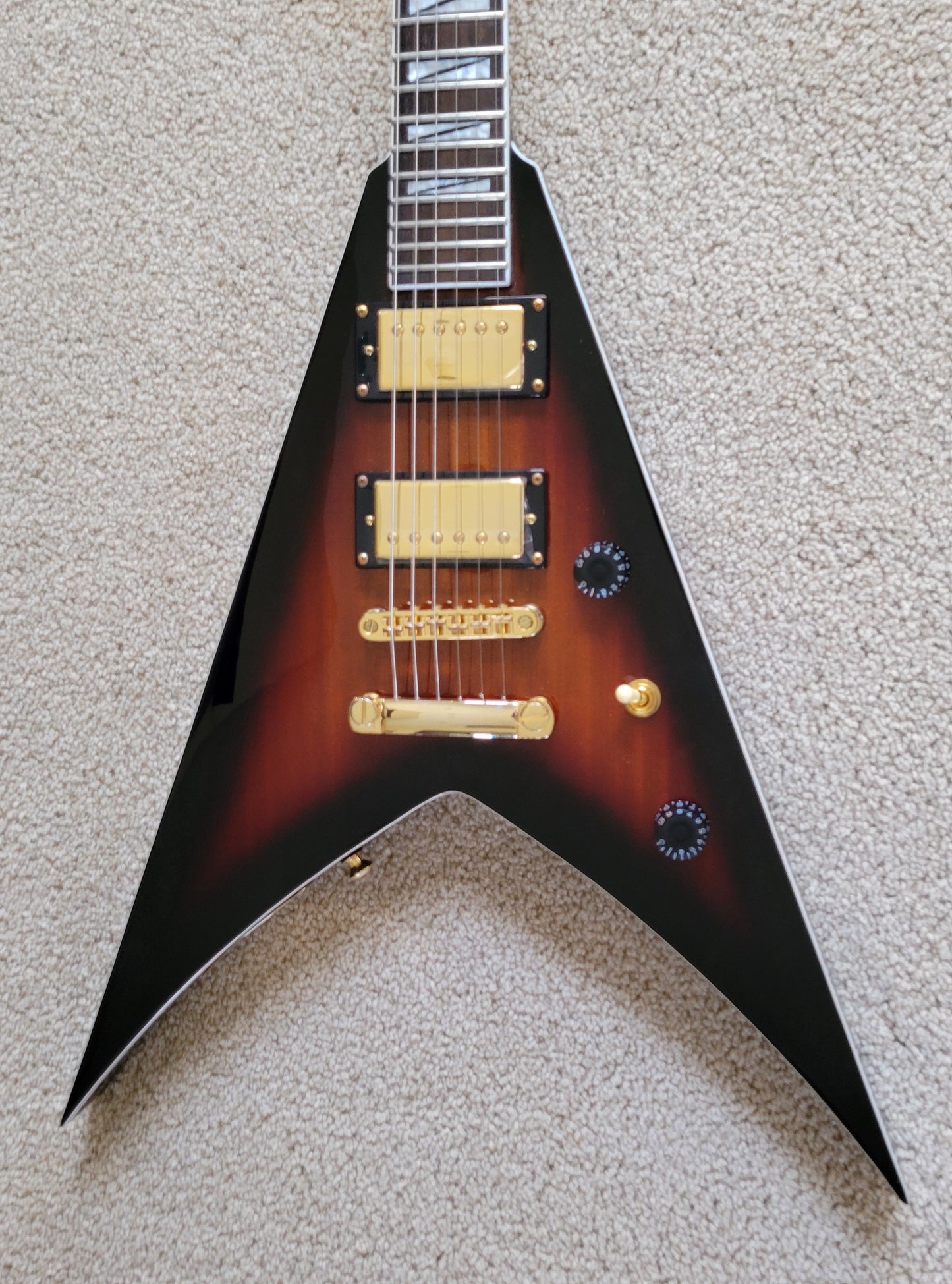 Jackson Pro Series King V KVT Electric Guitar, 3 Tone Sunburst, New Gig Bag