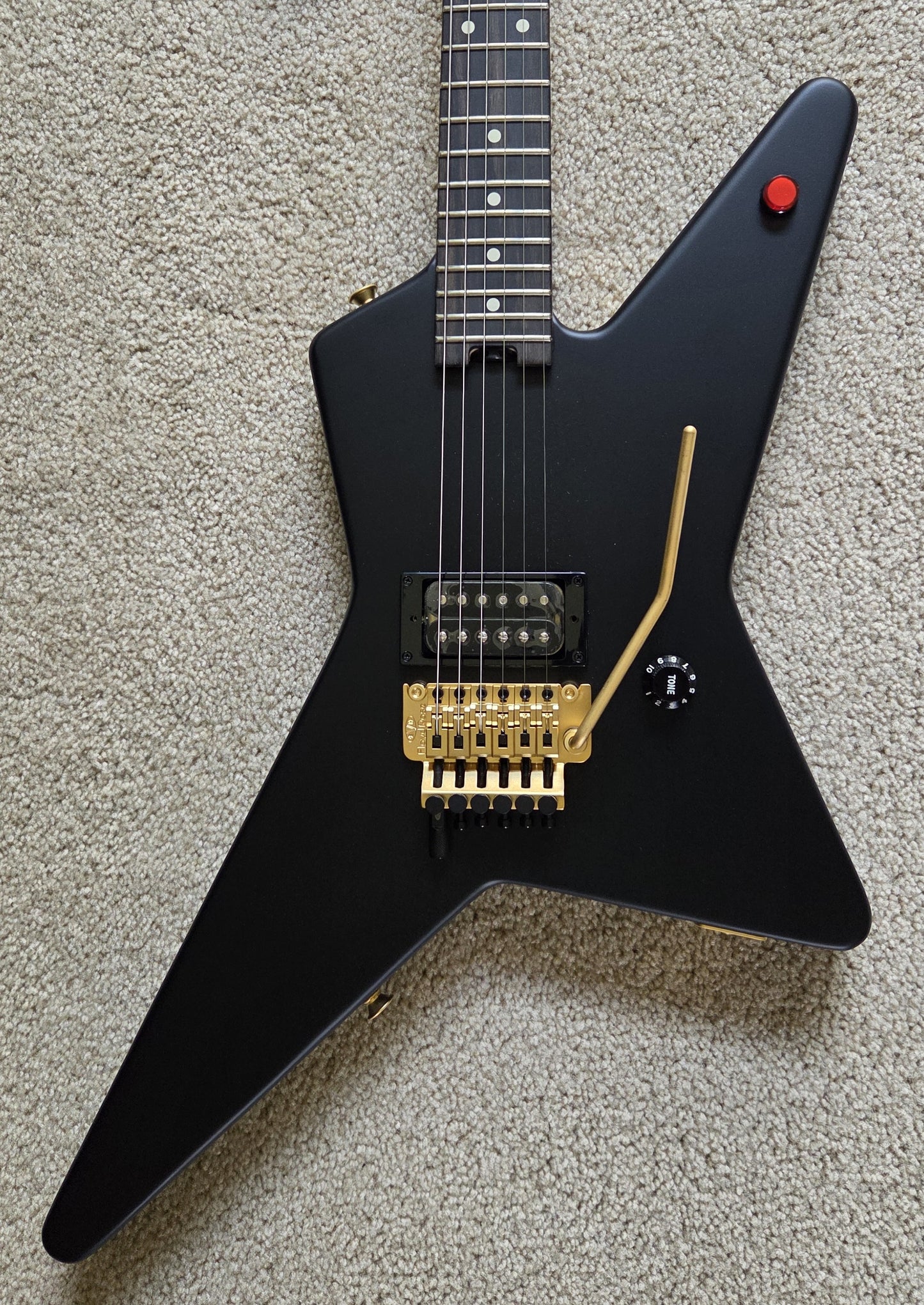 EVH Limited Edition Star Electric Guitar, Stealth Black with Satin Gold, EVH Gig Bag