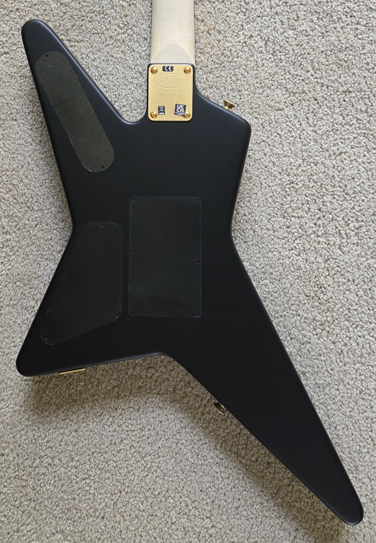 EVH Limited Edition Star Electric Guitar, Stealth Black with Satin Gold, EVH Gig Bag