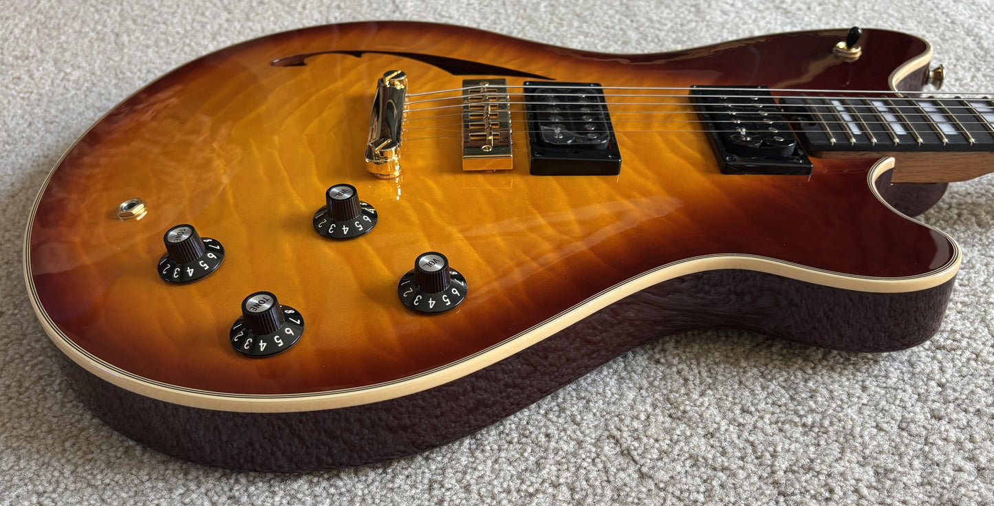 EVH SA-126 Special QM Electric Guitar, Tobacco Burst, EVH Hardshell Case