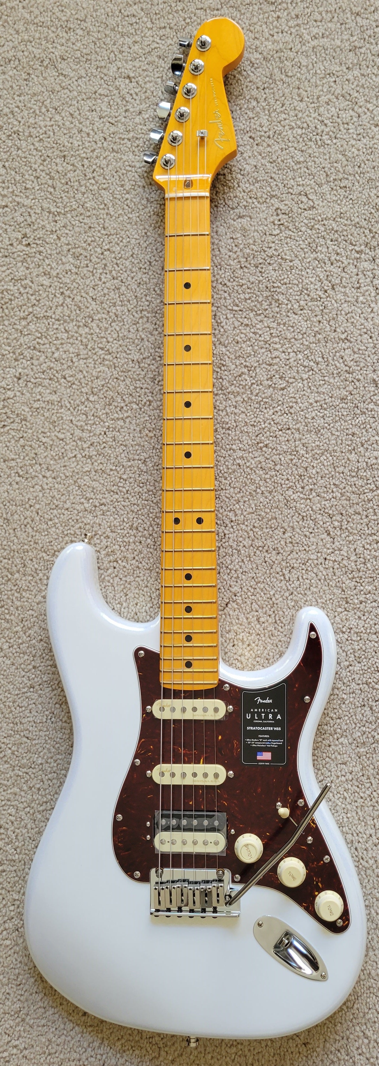 Fender American Ultra Stratocaster HSS Electric Guitar, Arctic Pearl, Premium Molded HSC