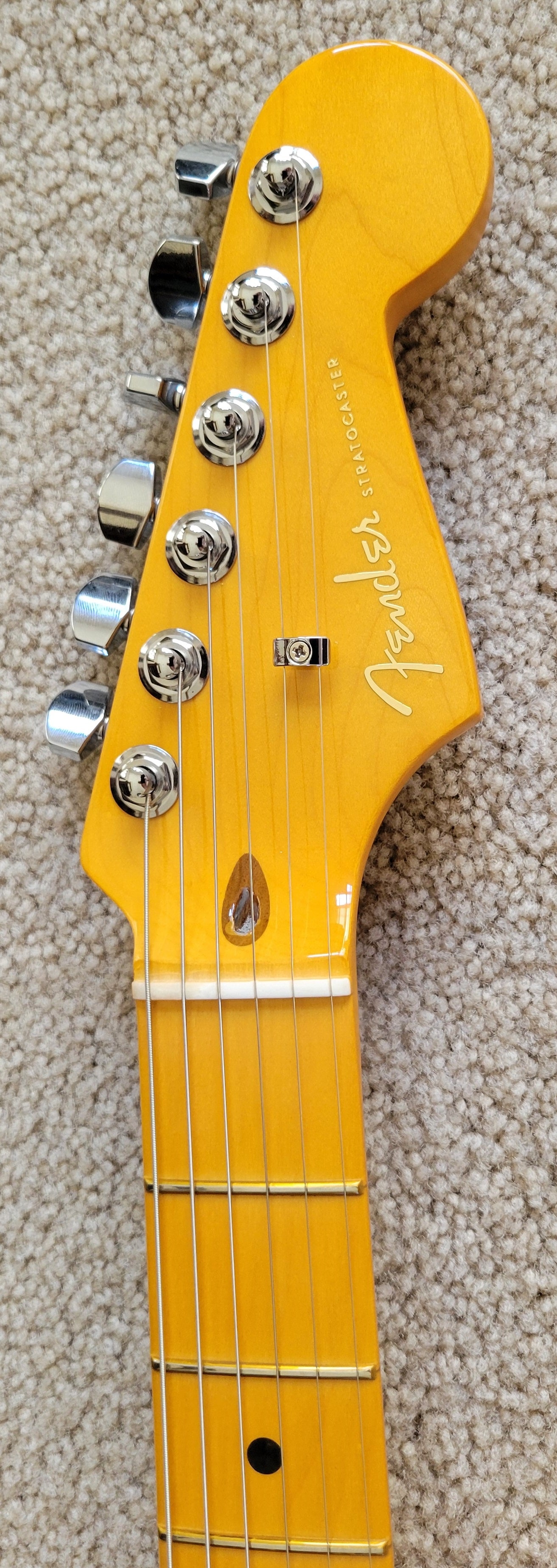 Fender American Ultra Stratocaster HSS Electric Guitar, Arctic Pearl, Premium Molded HSC