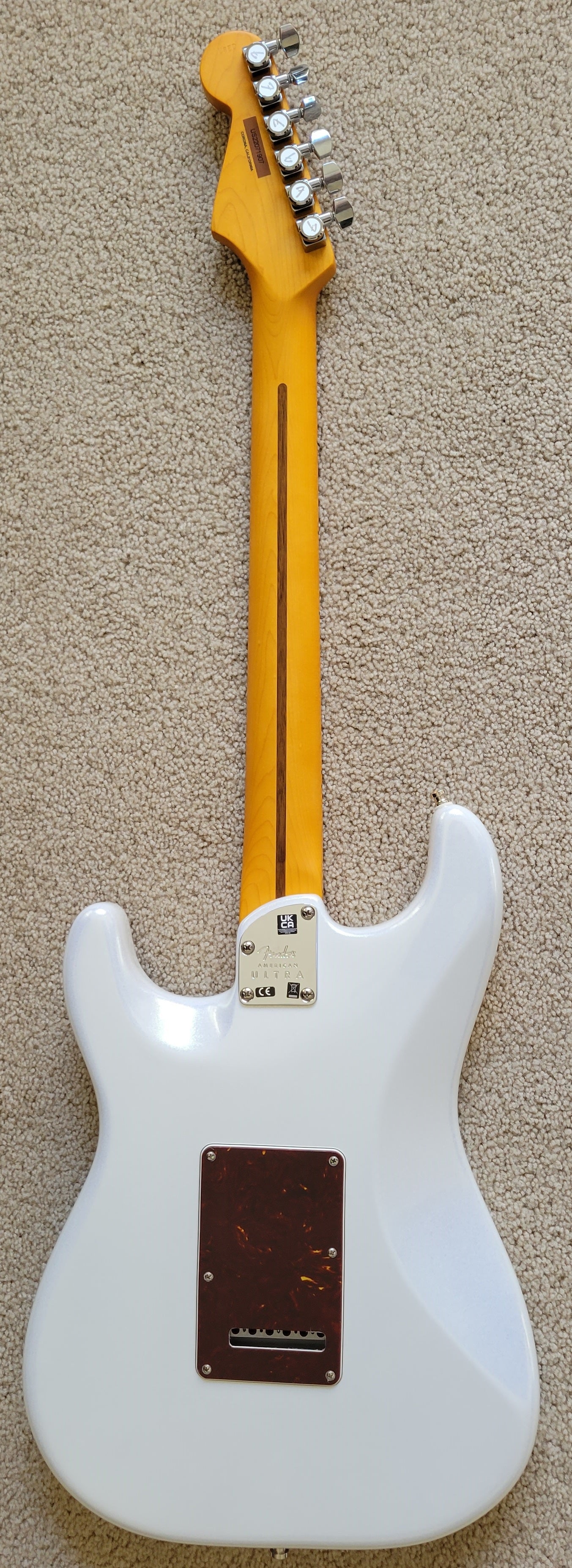 Fender American Ultra Stratocaster HSS Electric Guitar, Arctic Pearl, Premium Molded HSC