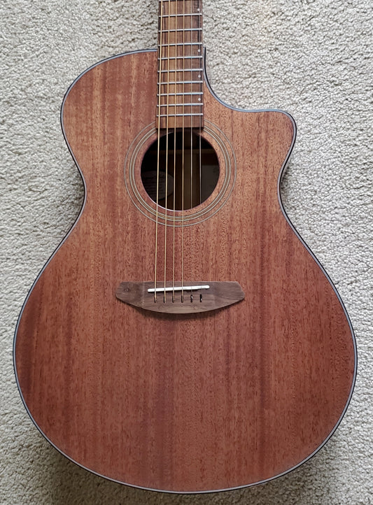 Breedlove Wildwood Concerto Satin CE Acoustic Electric Guitar