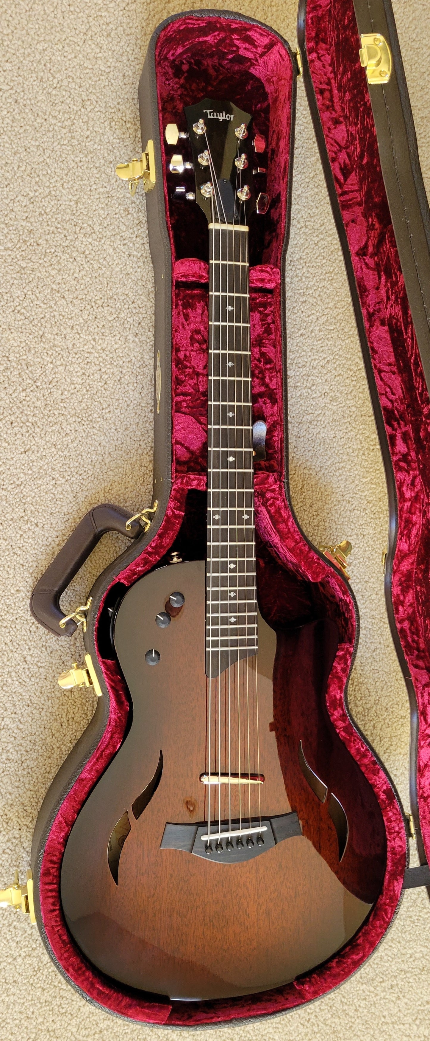 Taylor T5z Classic DLX Semi-Hollow Acoustic Electric Guitar, New Taylor Hard Shell Case
