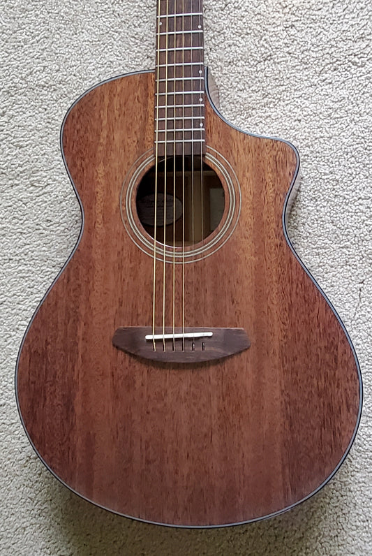 Breedlove Wildwood Concert Satin CE Acoustic Electric Guitar, New Hard Shell Case