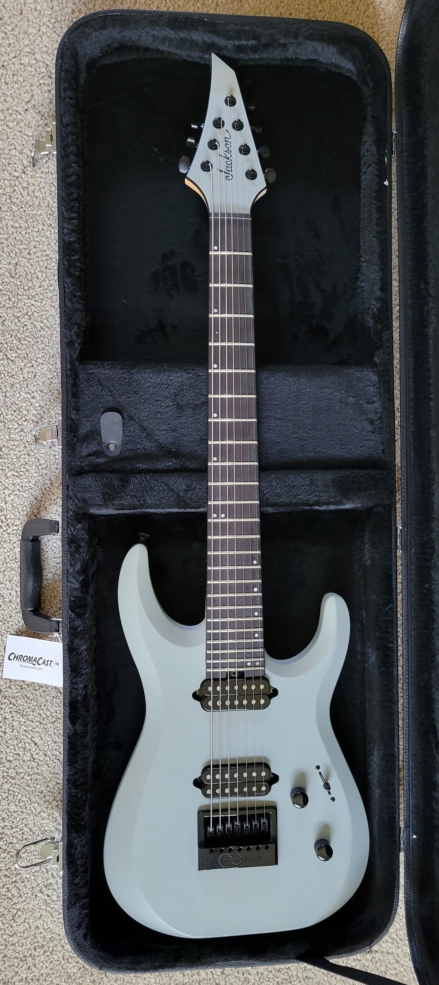 Jackson Pro Series Dinky DK Modern EverTune 7 String Electric Guitar, New Hard Shell Case