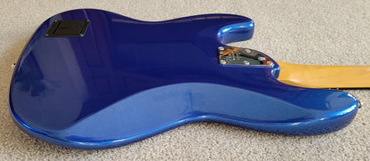 Fender American Ultra Jazz Bass Guitar, Cobra Blue, Elite Molded Hardshell Case