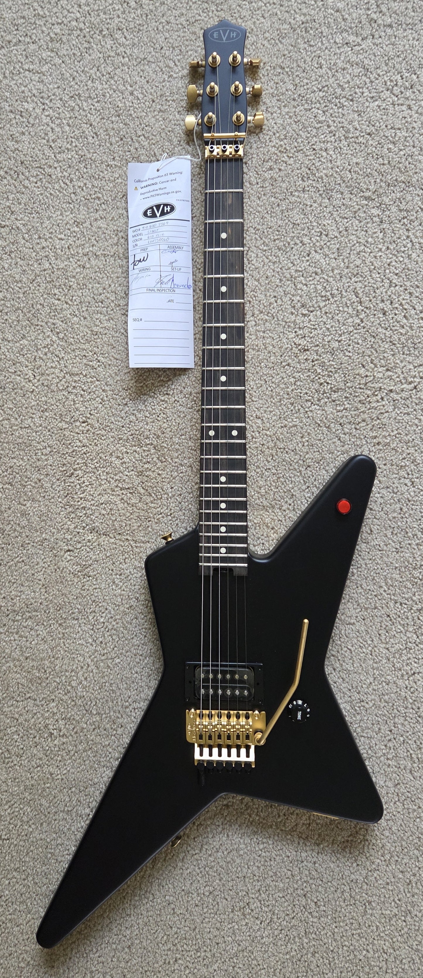 EVH Limited Edition Star Electric Guitar, Stealth Black with Satin Gold, EVH Gig Bag