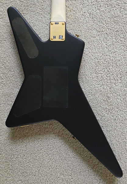 EVH Limited Edition Star Electric Guitar, Stealth Black with Satin Gold, EVH Gig Bag