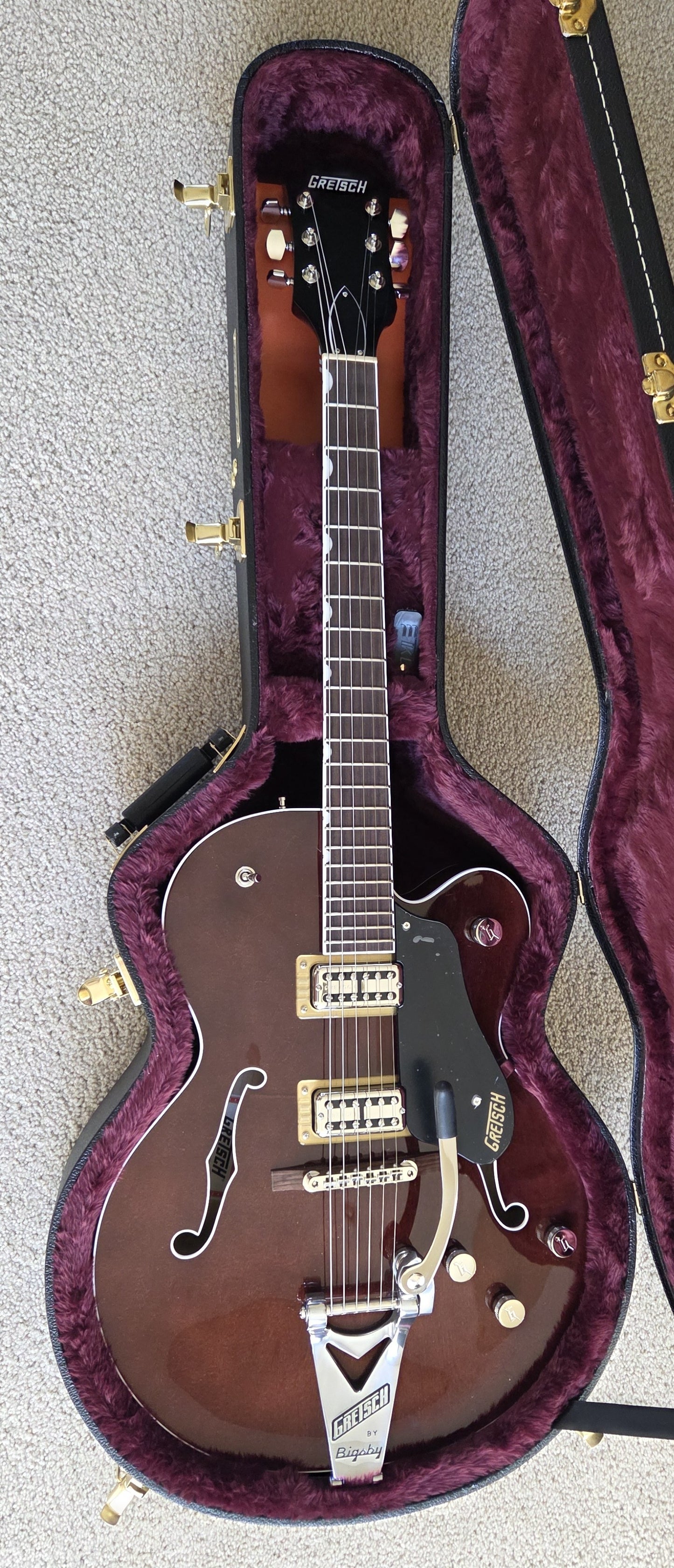 Gretsch Professional Tennessean Hollow Body Electric Guitar, Walnut Stain, Bigsby, Hard Shell Case
