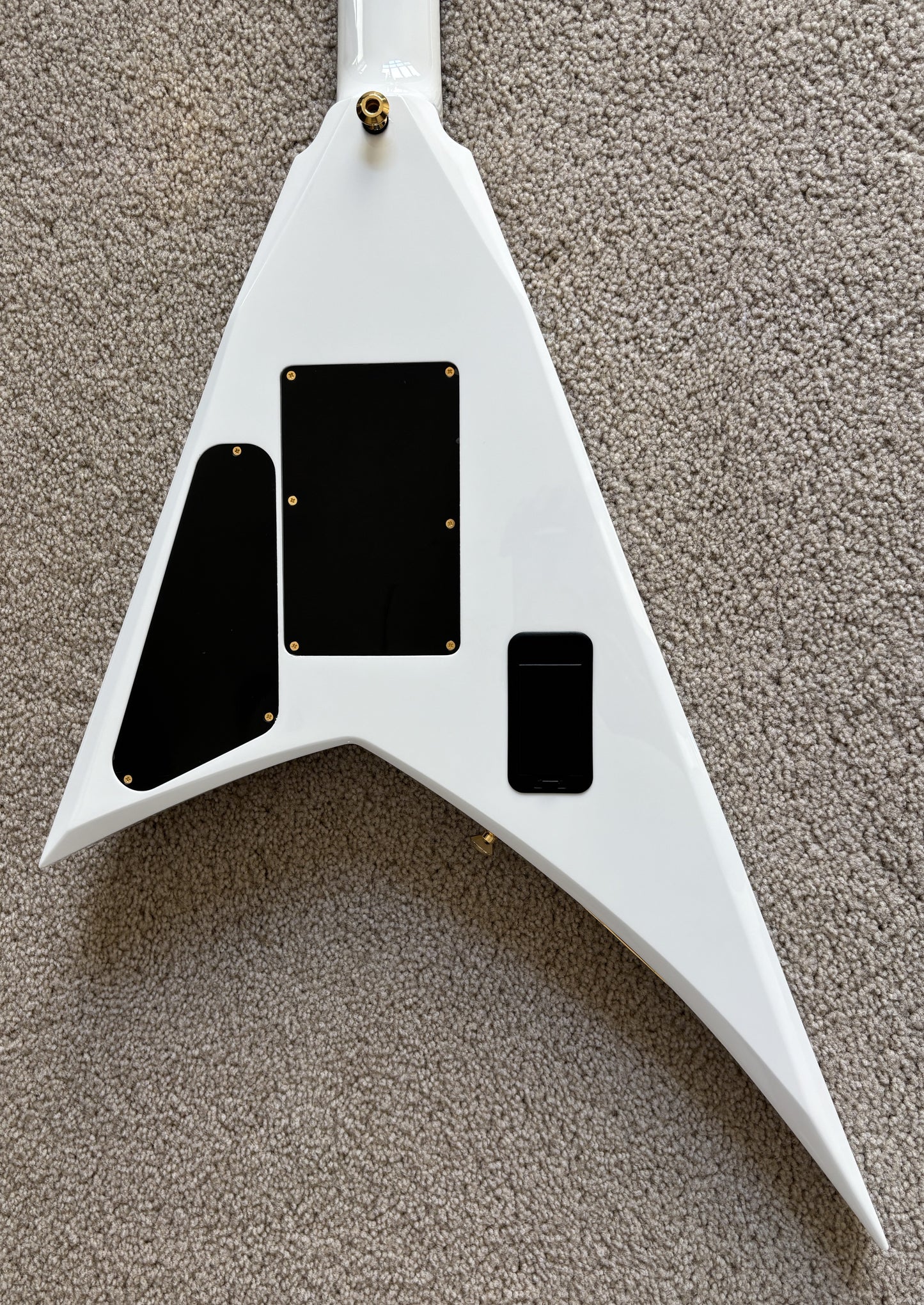 Jackson MJ Series Rhoads RR24MG Electric Guitar, White w/Black Pinstripes, Form Core Case