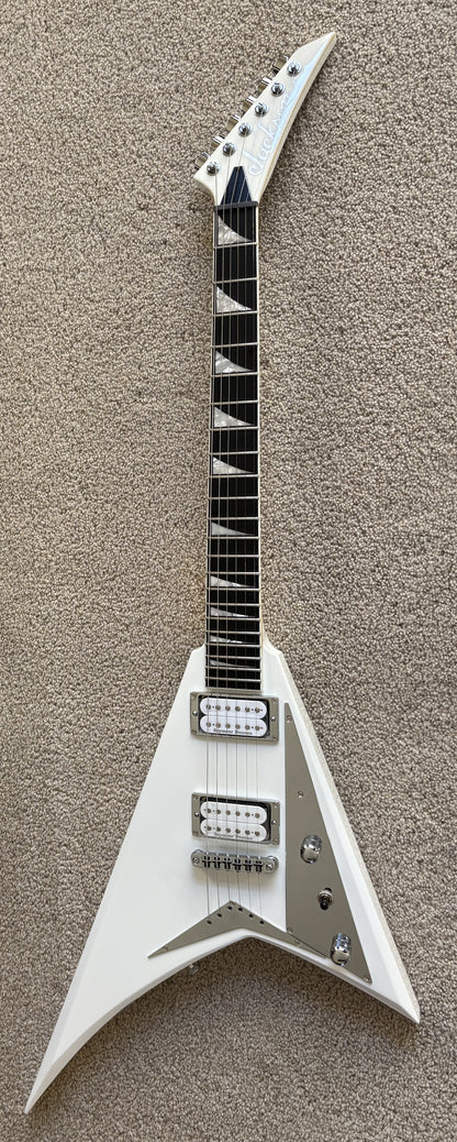 Jackson MJ Series Rhoads RRT Electric Guitar, White, Jackson Foam Core Case