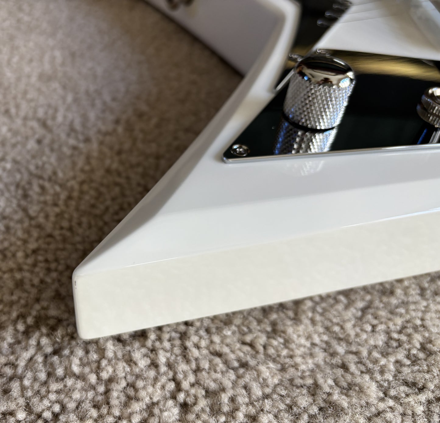 Jackson MJ Series Rhoads RRT Electric Guitar, White, Jackson Foam Core Case