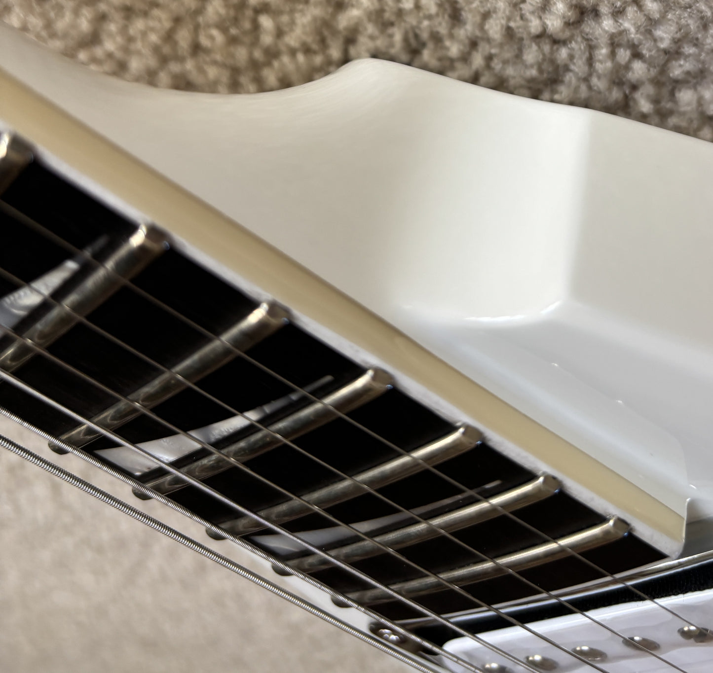 Jackson MJ Series Rhoads RRT Electric Guitar, White, Jackson Foam Core Case