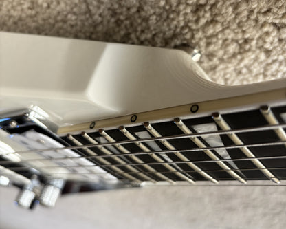 Jackson MJ Series Rhoads RRT Electric Guitar, White, Jackson Foam Core Case