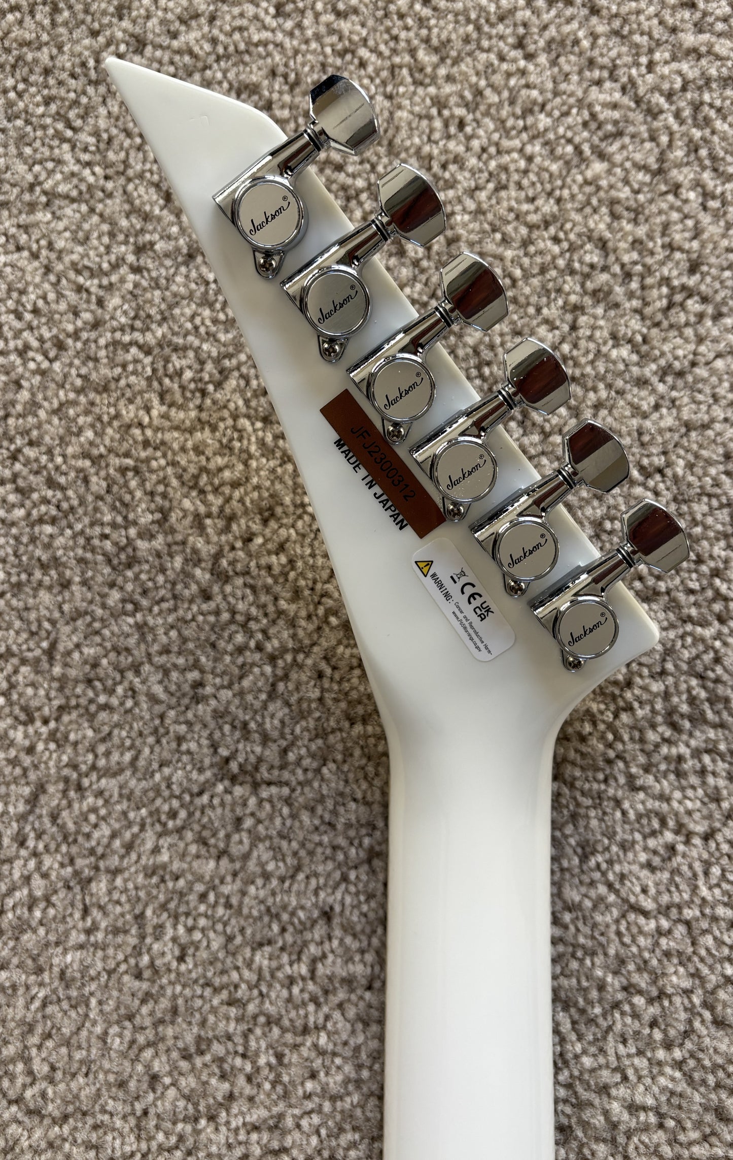 Jackson MJ Series Rhoads RRT Electric Guitar, White, Jackson Foam Core Case