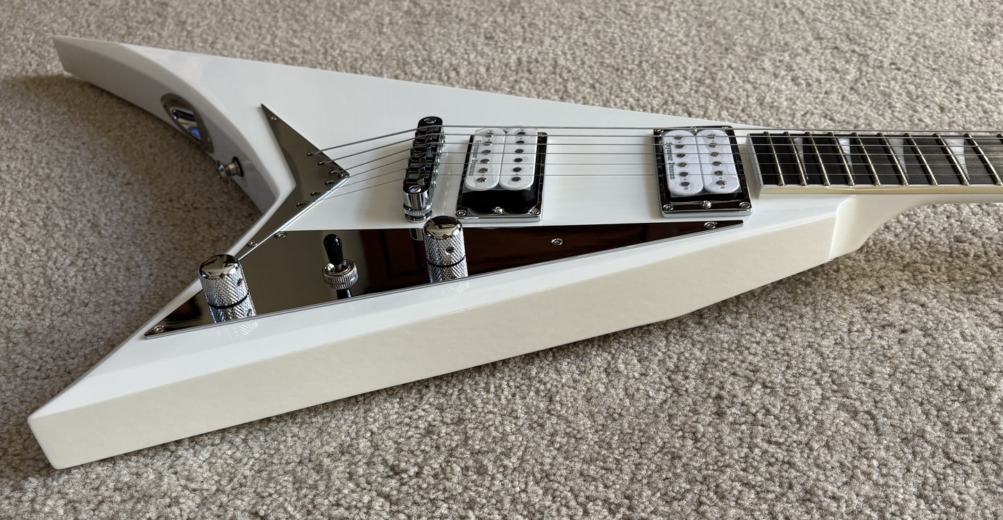 Jackson MJ Series Rhoads RRT Electric Guitar, White, Jackson Foam Core Case