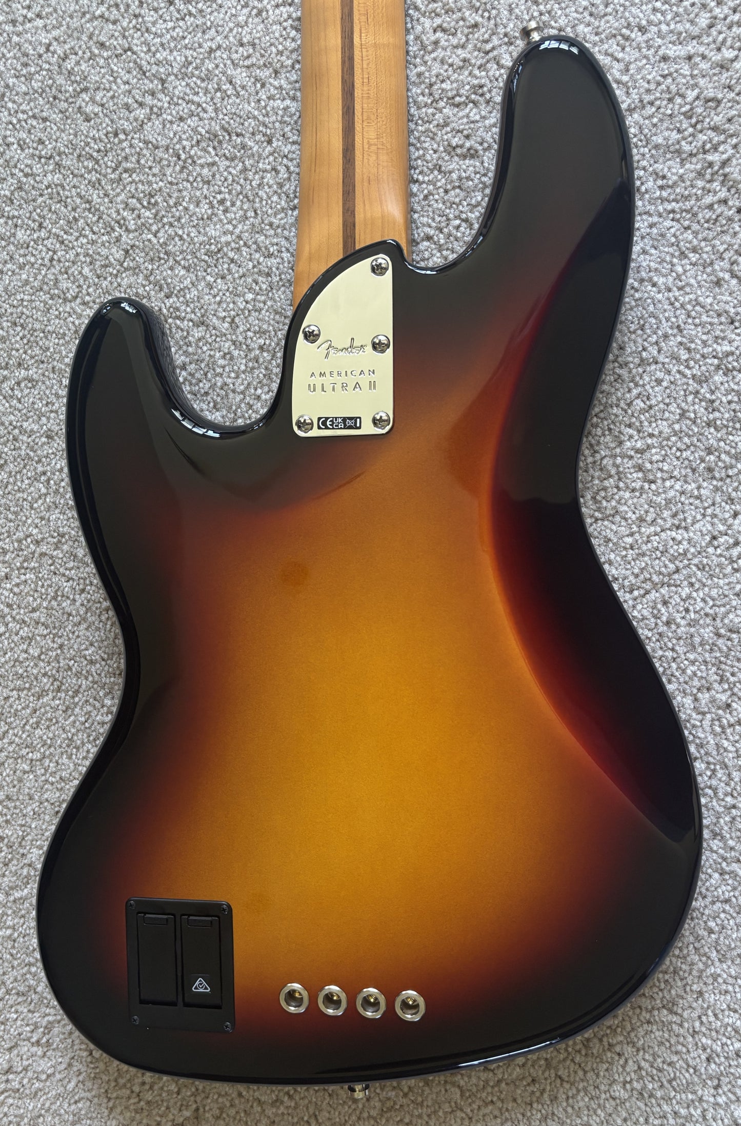 Fender American Ultra II Jazz Bass Guitar, Ultraburst, Deluxe Molded Case