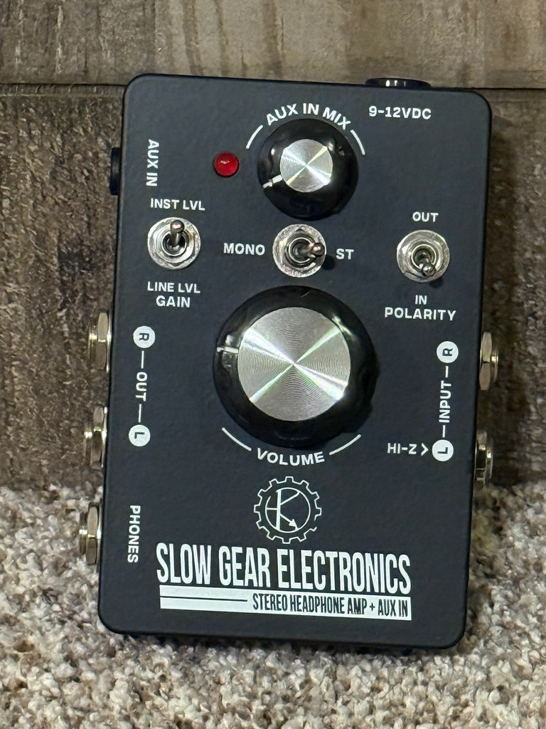 Slow Gear Electronics Pedalboard Headphone Amp (with Aux input