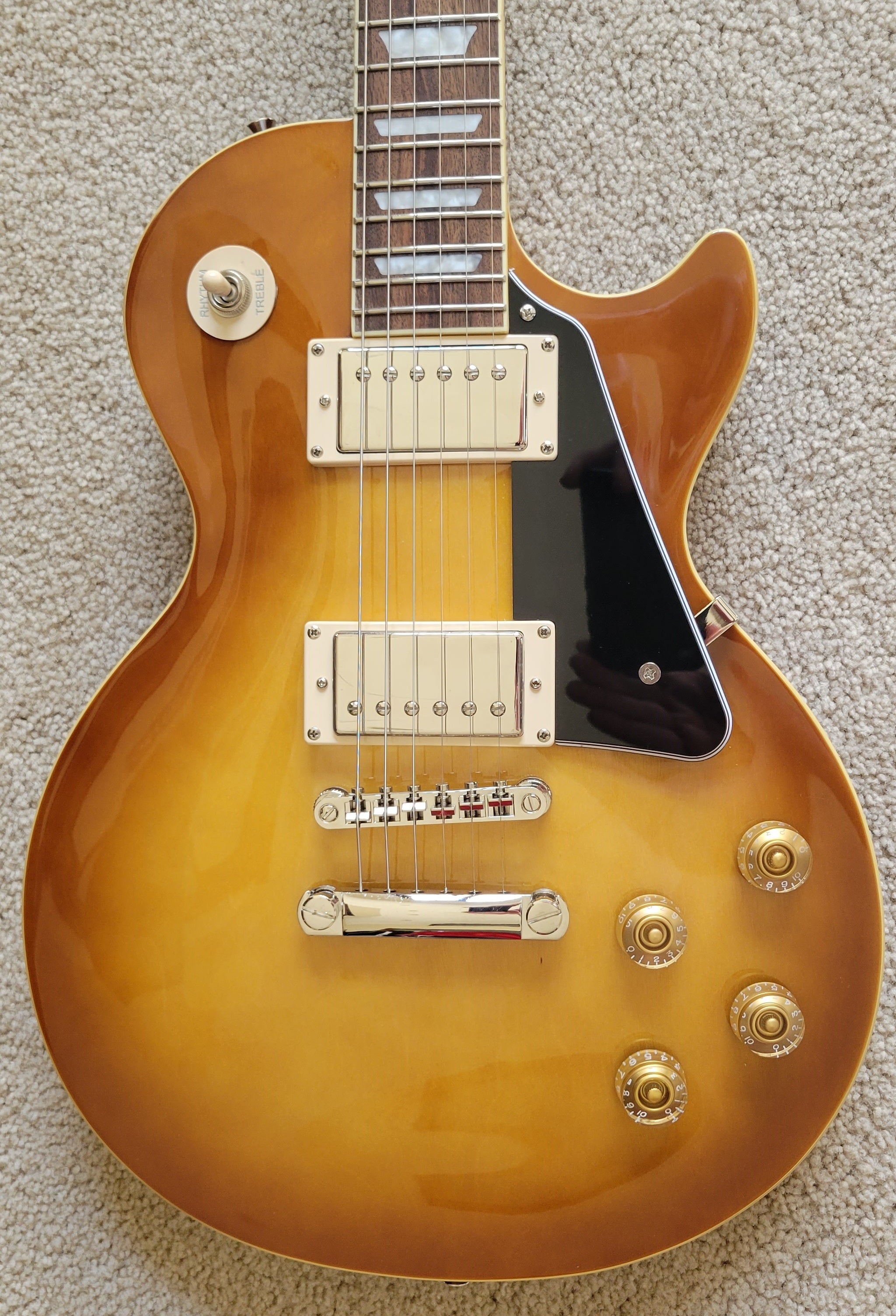 Epiphone Les Paul Classic MOD Honeyburst Electric Guitar, Epiphone Hard  Shell Case