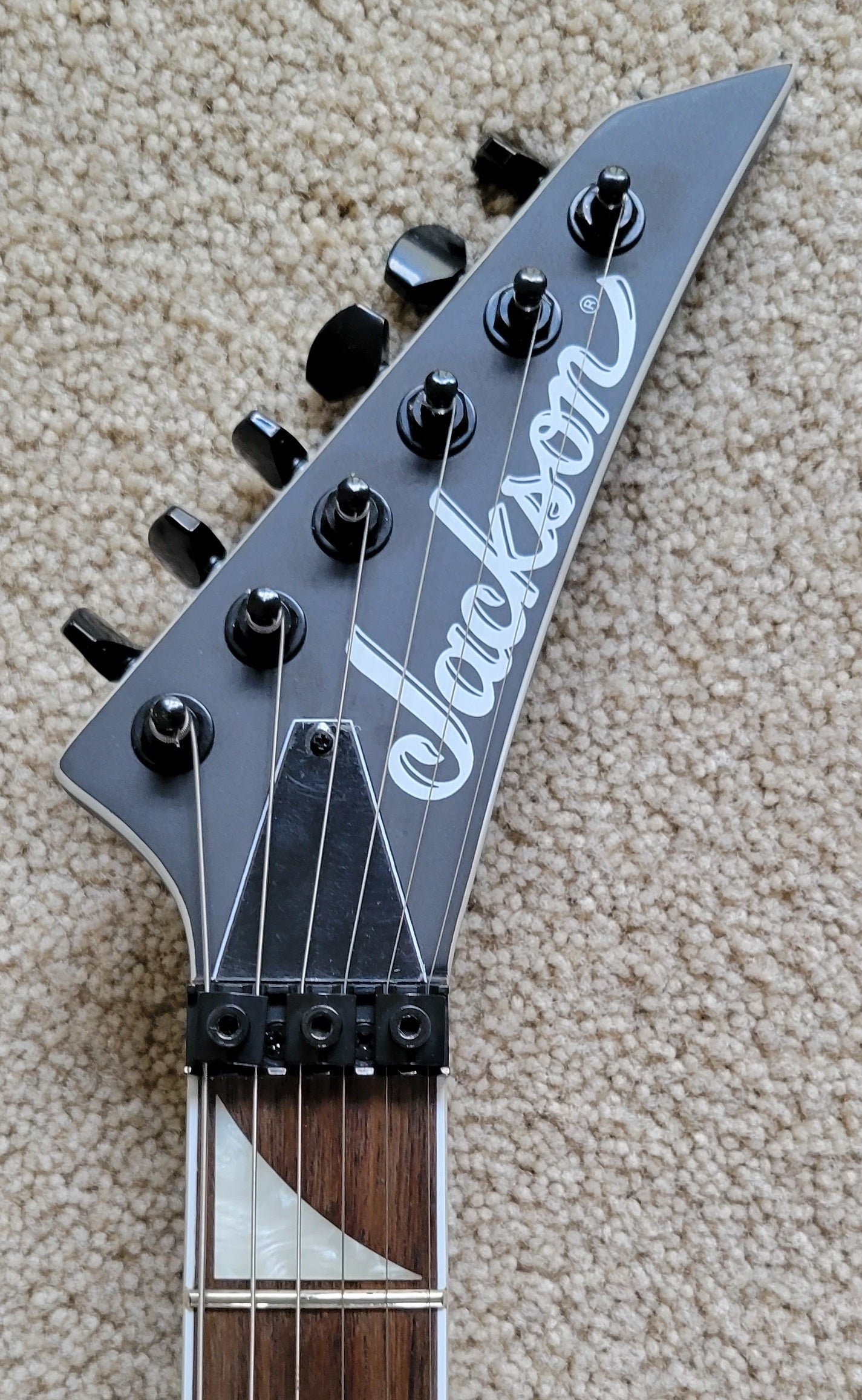 Jackson guitar deals head