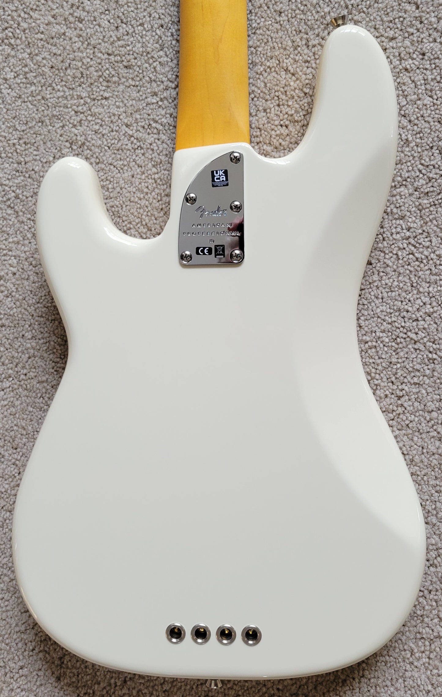 Fender American Professional II Precision Bass Guitar, Olympic White, Deluxe Molded Hardshell Case