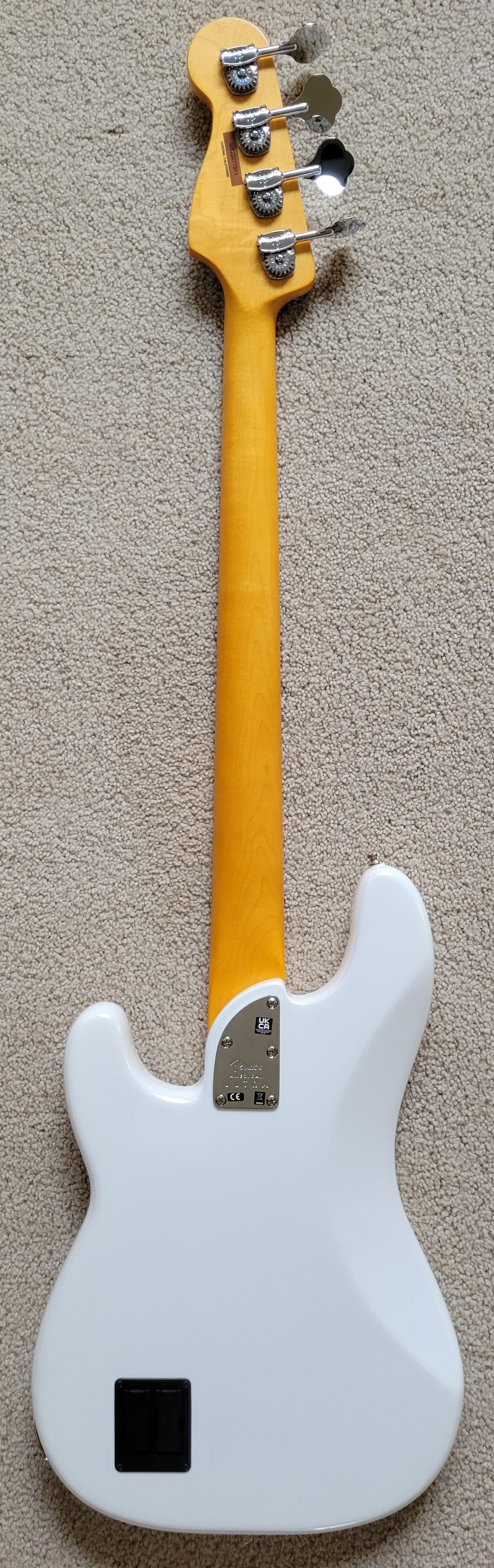 Fender American Ultra Precision Bass Guitar, Arctic Pearl, Premium Molded Hard Shell Case