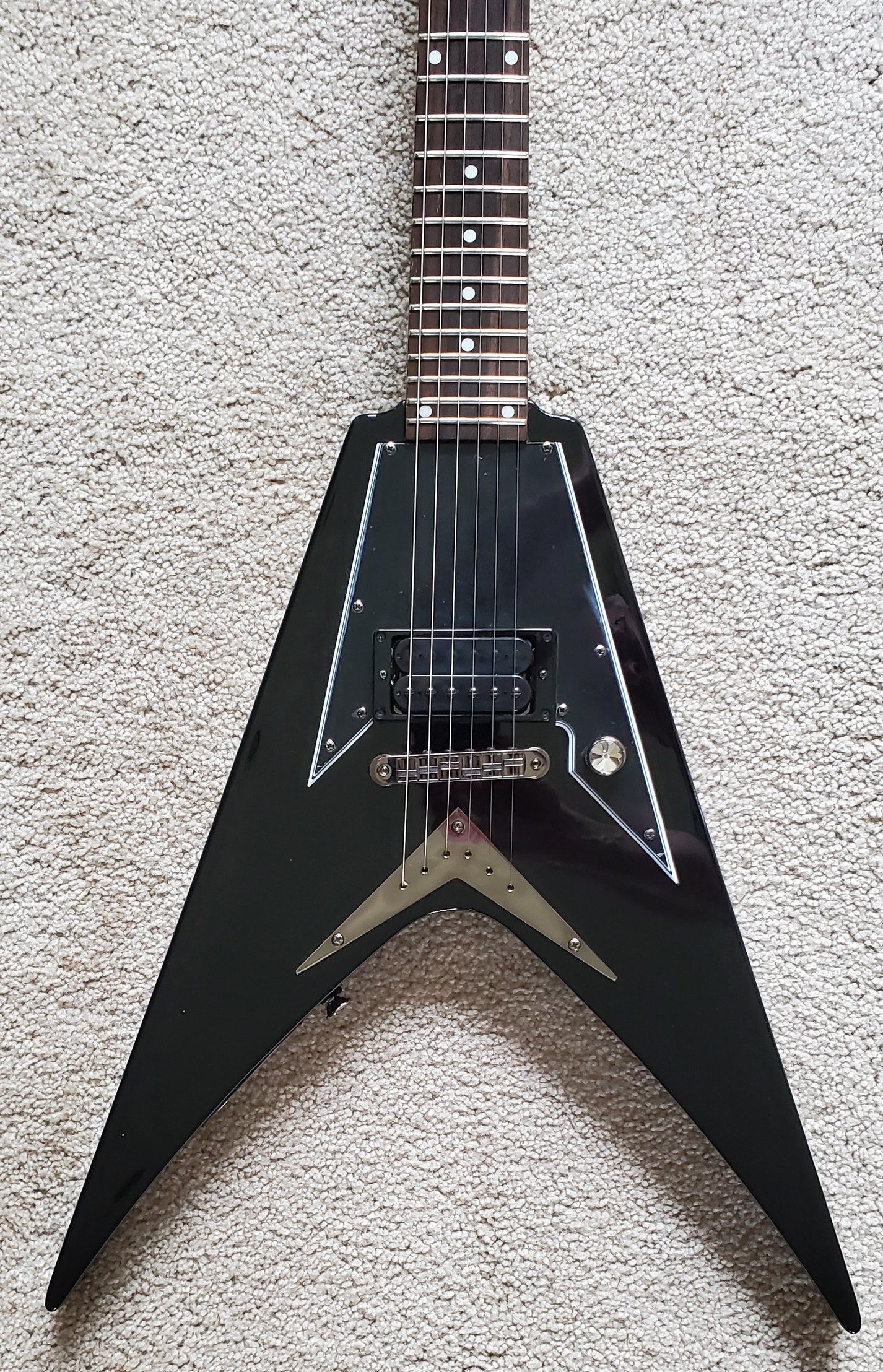 Samick SV10 Flying V Style Electric Guitar, Black Finish New Gator E
